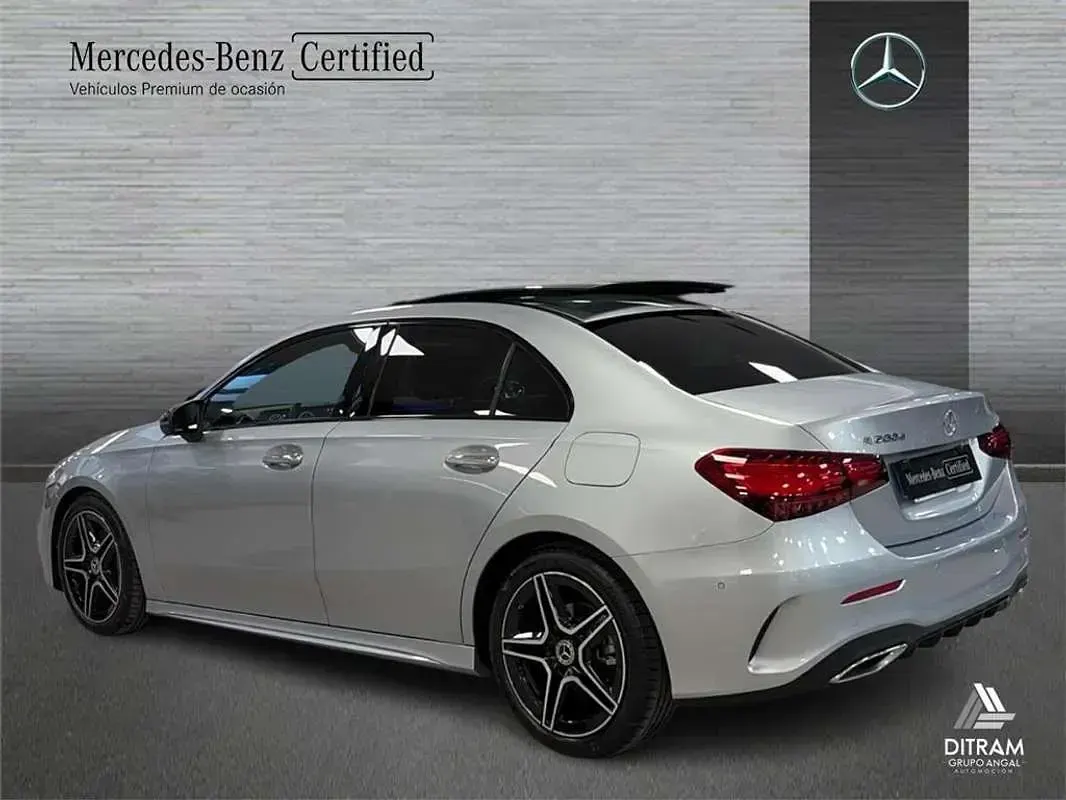 Usado Mercedes A200 150 CV (110 kW) 2025 Berlina