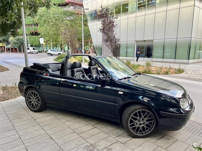Azul Usado 2001 VW Golf Cabriolet Highline Descapotable | 9990 € - Imagen 1/4