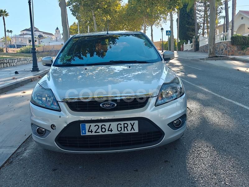 Gris / plata Usado 2009 Ford Focus Titanium Berlina | 3300 € (Precio justo) - Imagen 1/4
