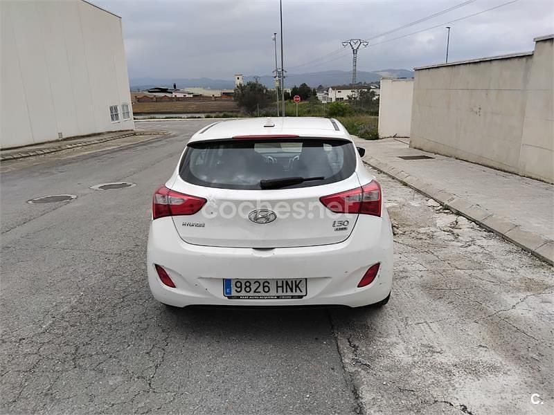 Usado Hyundai i30 Base 90 CV (66 kW) 2013 Blanco Berlina