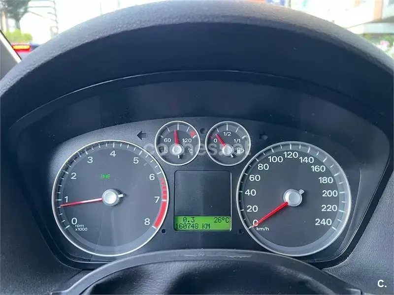 Usado Ford C-MAX Trend 100 CV (73 kW) 2007 Rojo Monovolumen