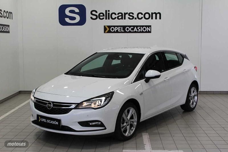 Blanco Usado 2017 Opel Astra | 15.900 € (Caro) - Imagen 1/4