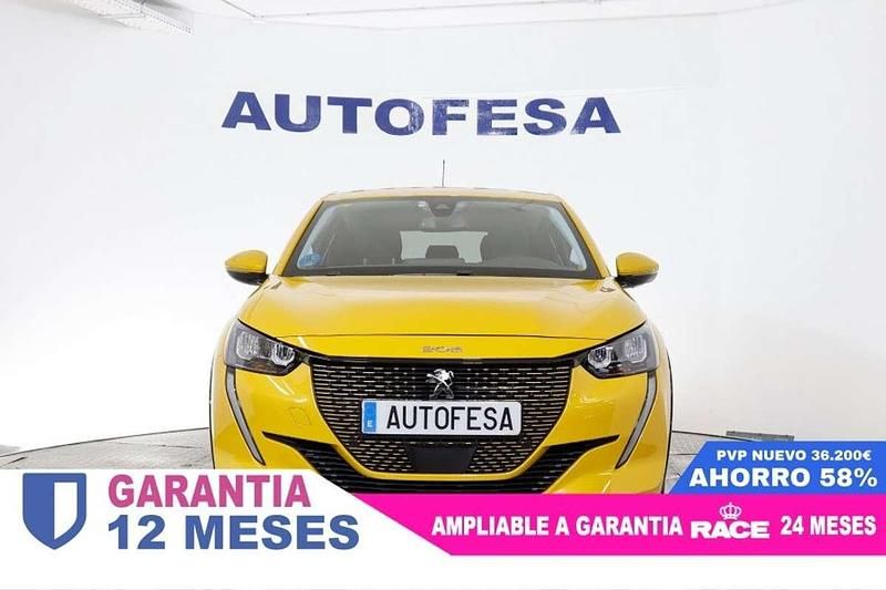 Usado Peugeot e-208 Allure 50 kW (68 CV) 2020 Amarillo Utilitario