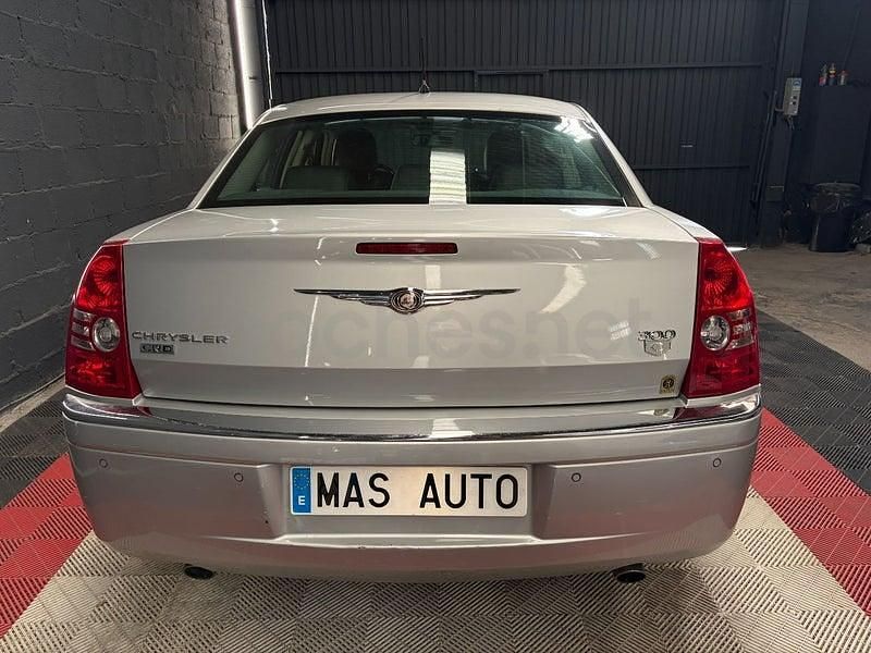 Usado Chrysler 300C 218 CV (160 kW) 2010 Gris / plata Berlina