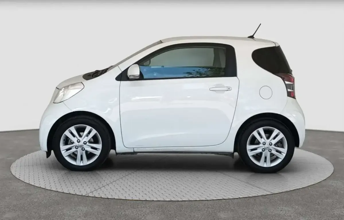 Usado Toyota iQ 99 CV (72 kW) 2012 Blanco Utilitario