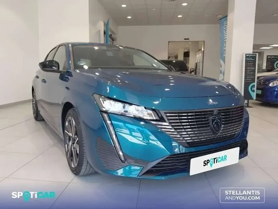 Usado Peugeot 308 Allure 131 CV (96 kW) 2024 Azul Utilitario