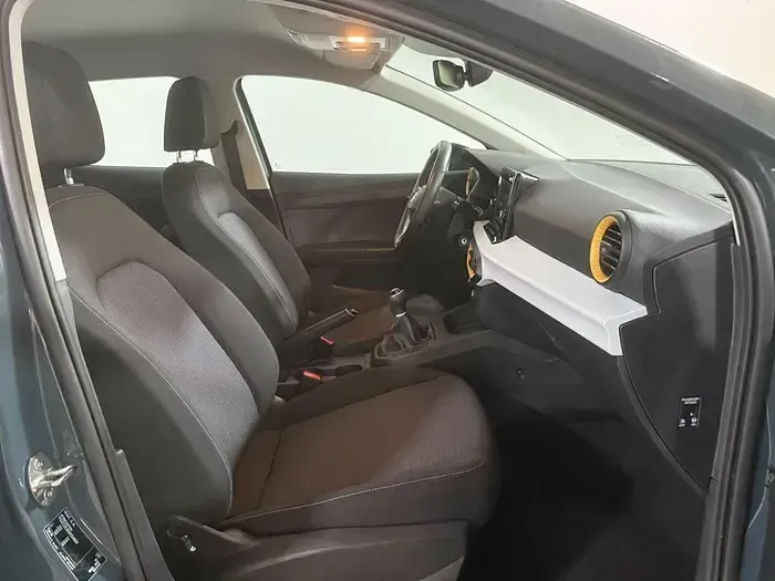 Usado Seat Ibiza Style 80 CV (58 kW) 2024 Gris Utilitario
