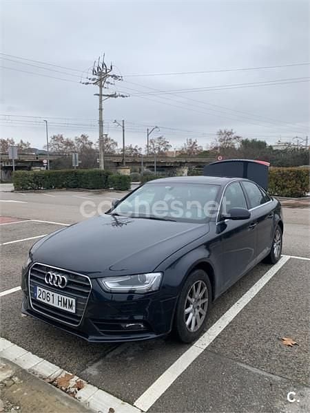 Usado Audi A4 143 CV (105 kW) 2012 Azul Berlina
