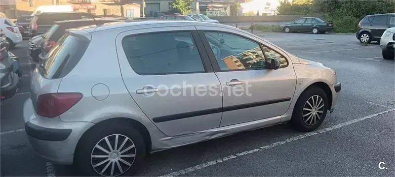 Usado Peugeot 307 110 CV (80 kW) 2004 Gris / plata Berlina