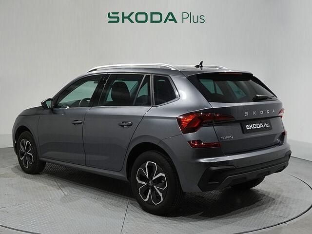 Usado Skoda Kamiq Selection 115 CV (84 kW) 2025 Gris / plata SUV