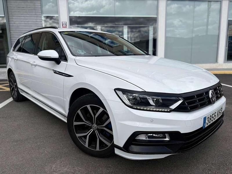 Blanco Usado 2018 VW Passat Exclusive Berlina | 11.999 € (Buen precio) - Imagen 1/4