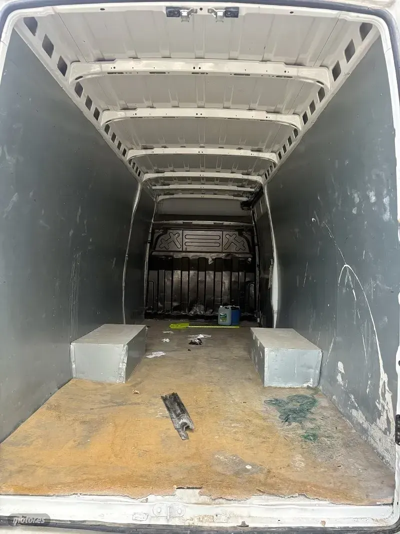 Usado Iveco Daily 160 CV (117 kW) 2016 Blanco Van