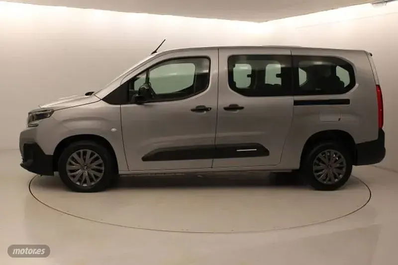 Usado Citroën Berlingo 130 CV (95 kW) 2025 Gris Monovolumen