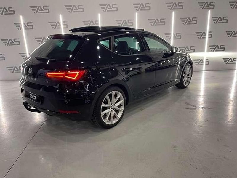 Usado Seat Leon ST FR 150 CV (110 kW) 2020 Negro Familiar