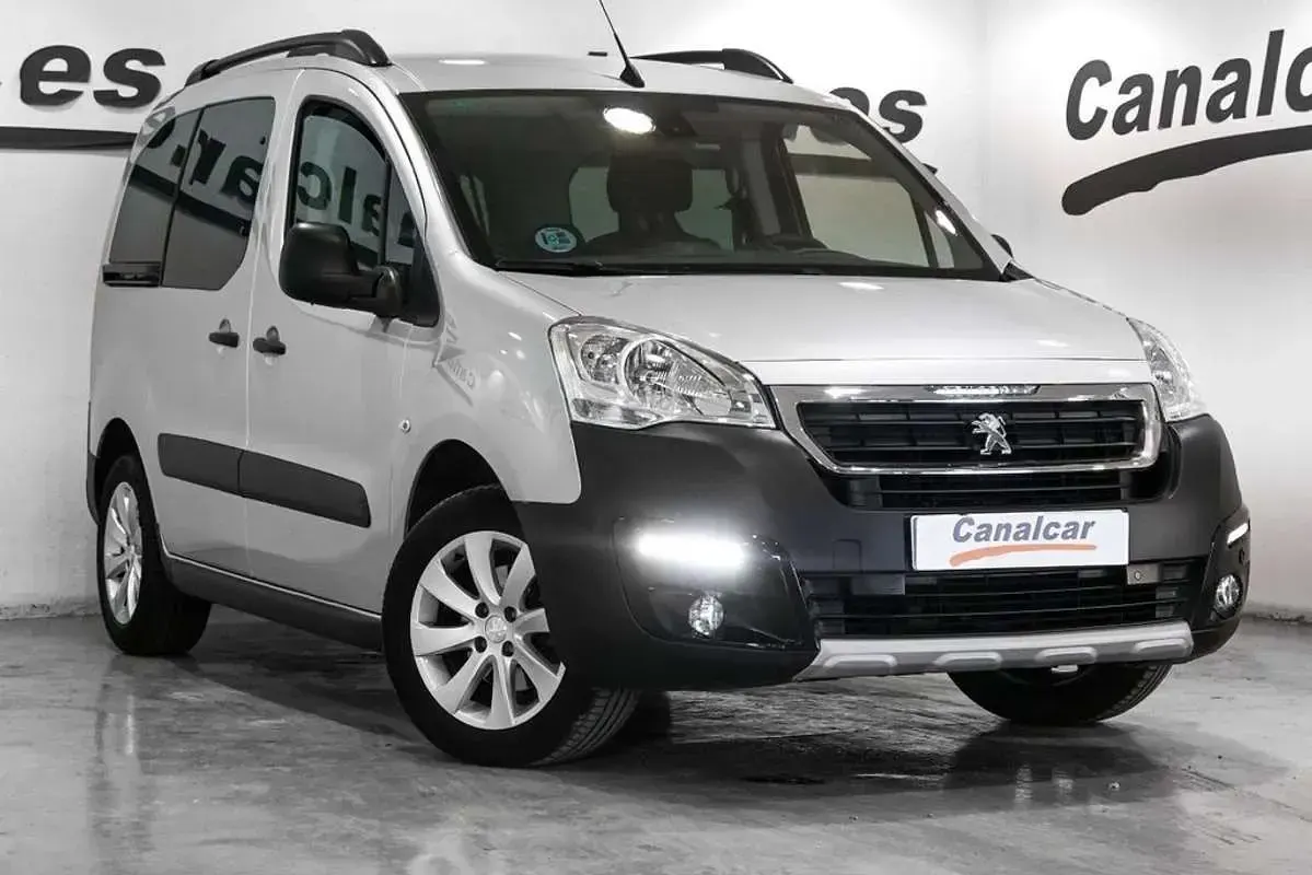 Usado Peugeot TePee Outdoor 99 CV (72 kW) 2018 Gris Van