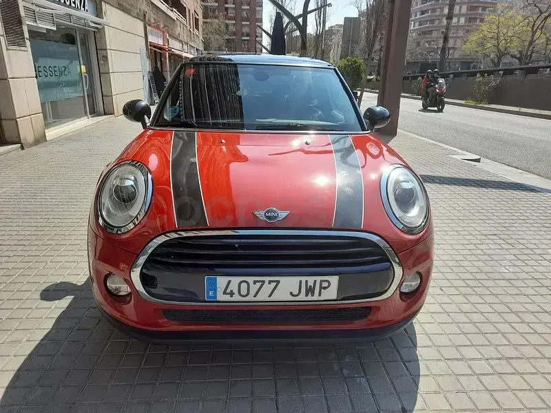 Usado Mini Cooper D 116 CV (85 kW) 2017 Rojo Utilitario