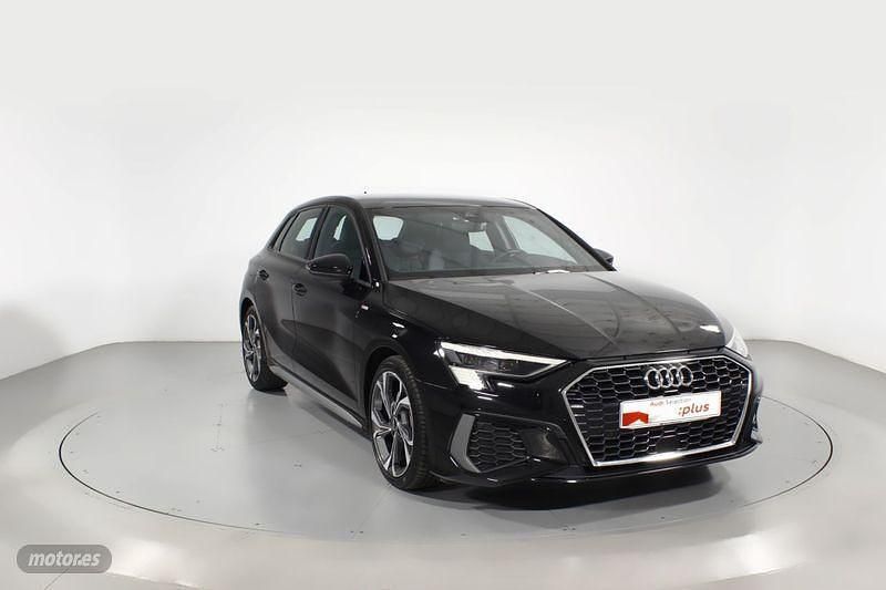 Negro Usado 2022 Audi A3 Ambiente Berlina | 29.900 € (Precio justo) - Imagen 1/4