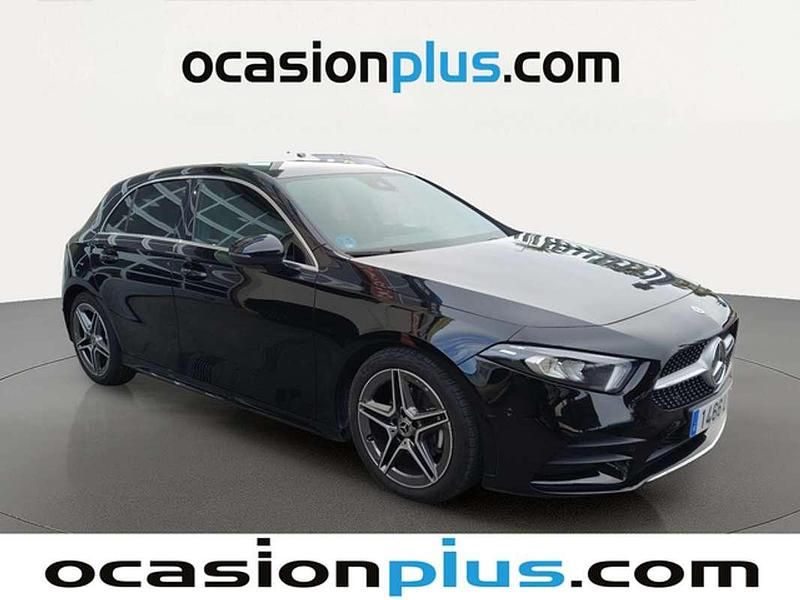 Usado Mercedes A180 116 CV (85 kW) 2022 Negro Utilitario