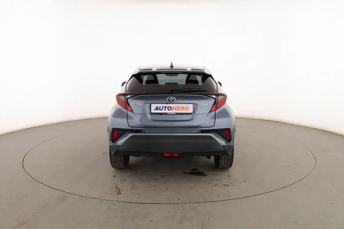 Usado Toyota C-HR Advance 122 CV (89 kW) 2022 Gris SUV