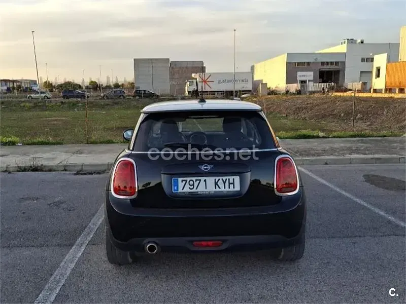 Usado Mini Cooper D 116 CV (85 kW) 2019 Negro Utilitario