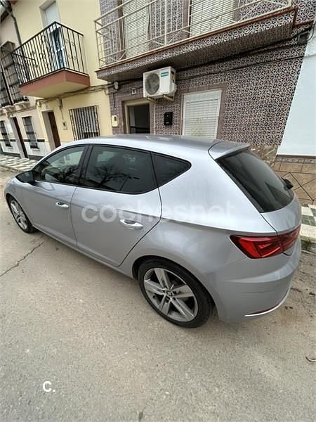 Usado Seat Leon FR 150 CV (110 kW) 2019 Gris / plata Berlina