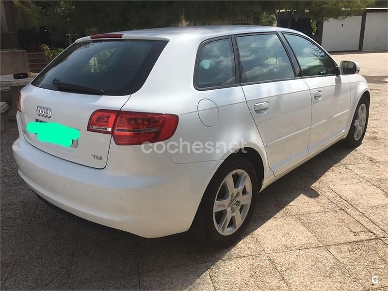 Blanco Usado 2013 Audi A3 Ambition Berlina | 8500 € (Buen precio) - Imagen 1/4