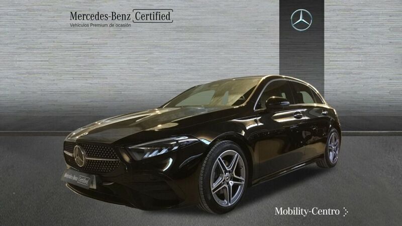 Negro Usado 2024 Mercedes A180 Utilitario | 33.900 € (Un poco caro) - Imagen 1/4