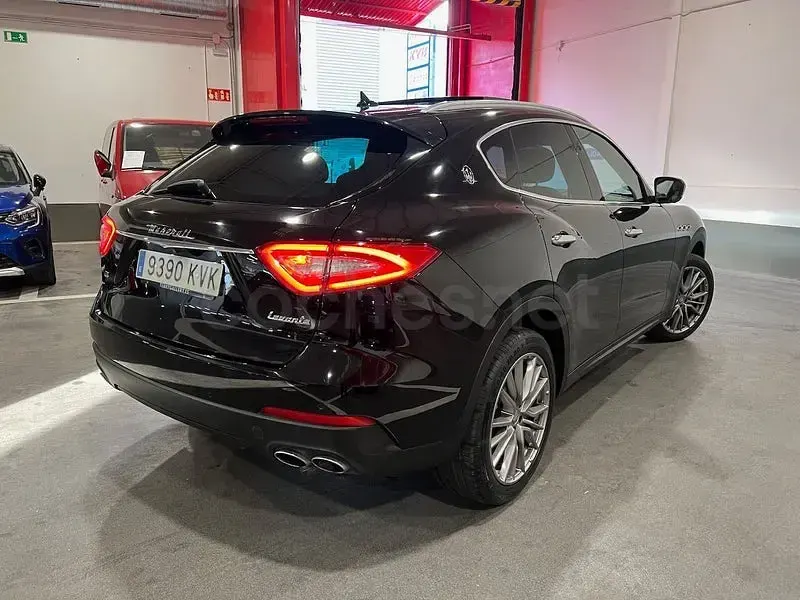 Usado Maserati Levante 275 CV (202 kW) 2019 Negro SUV