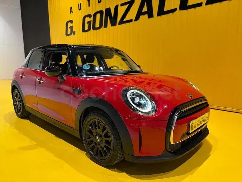 Usado Mini Cooper 136 CV (100 kW) 2023 Rojo Utilitario