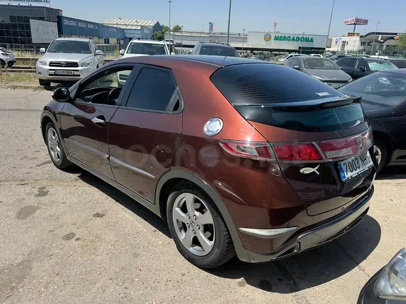 Usado Honda Civic Trend 100 CV (73 kW) 2011 Marrón Berlina