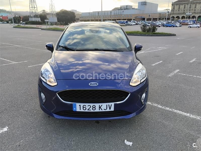 Usado Ford Fiesta Trend 100 CV (73 kW) 2018 Azul Utilitario