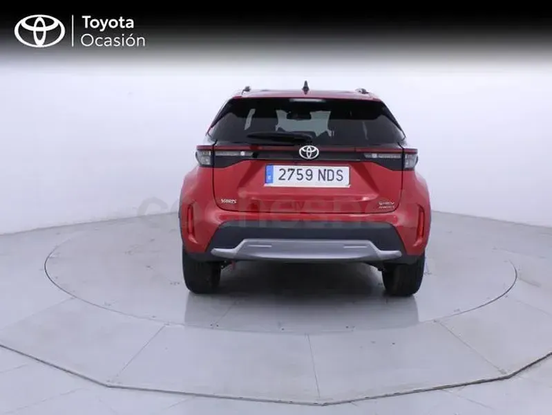 Usado Toyota Yaris Cross Style 130 CV (95 kW) 2025 Rojo SUV