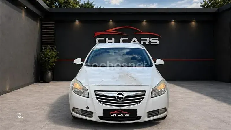Usado Opel Insignia Sport 130 CV (95 kW) 2011 Blanco Familiar