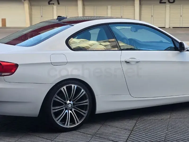 Usado BMW 320 177 CV (130 kW) 2007 Blanco Coupe