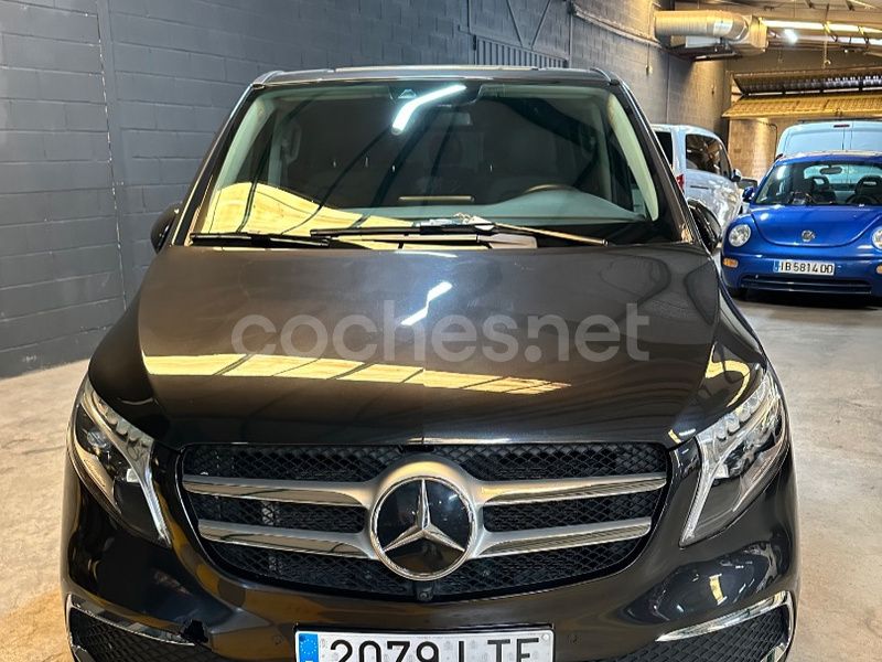 Usado Mercedes V220 Avantgarde 163 CV (119 kW) 2021 Gris / plata Monovolumen