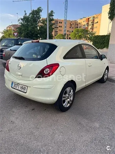 Usado Opel Corsa Essentia 65 CV (47 kW) 2011 Blanco Utilitario