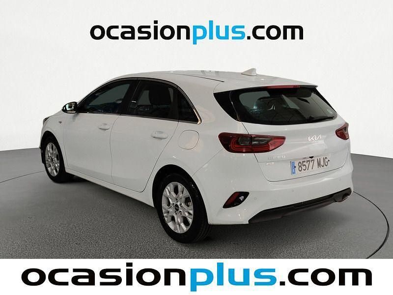 Usado Kia Ceed 136 CV (100 kW) 2023 Blanco Utilitario