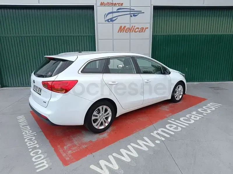 Usado Kia Ceed Sportswagon 128 CV (94 kW) 2015 Blanco Familiar