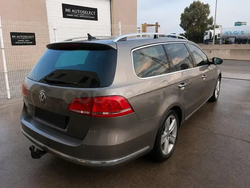 Usado VW Passat Highline 170 CV (125 kW) 2011 Beige Familiar