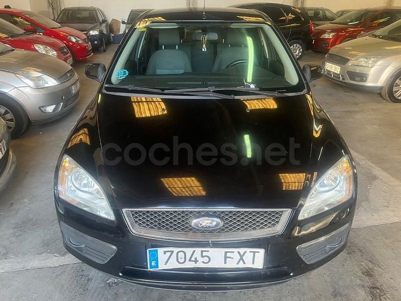 Usado Ford Focus Trend 100 CV (73 kW) 2007 Negro Berlina