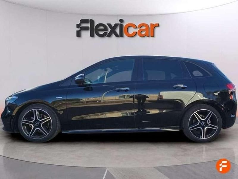 Usado Mercedes B200 150 CV (110 kW) 2022 Negro Monovolumen