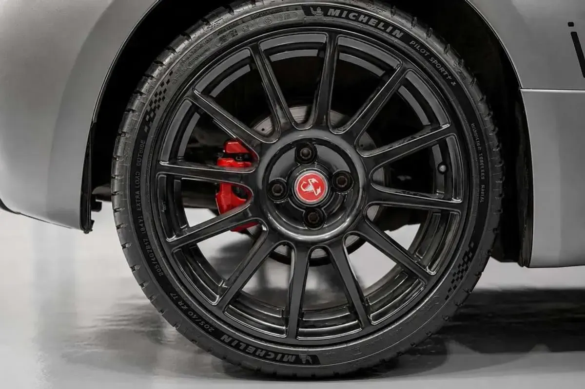 Usado Abarth 595 Competizione 179 CV (131 kW) 2019 Gris Utilitario