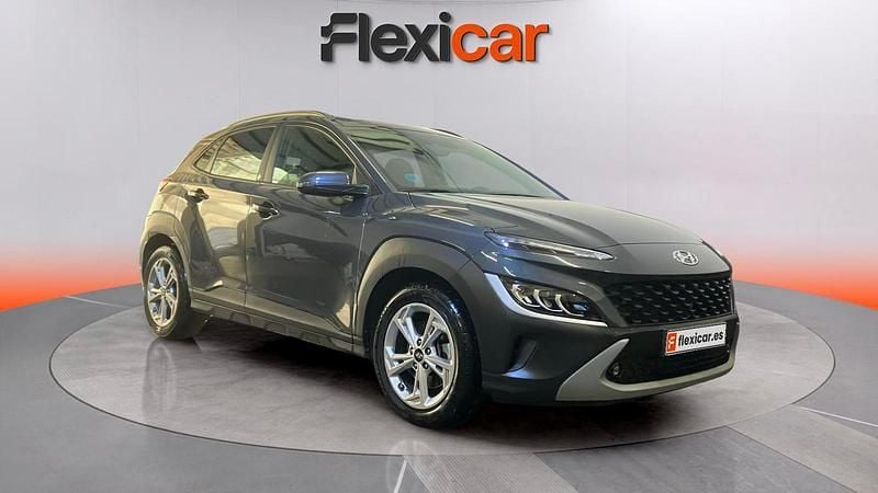 Usado Hyundai Kona 120 CV (88 kW) 2022 Gris SUV