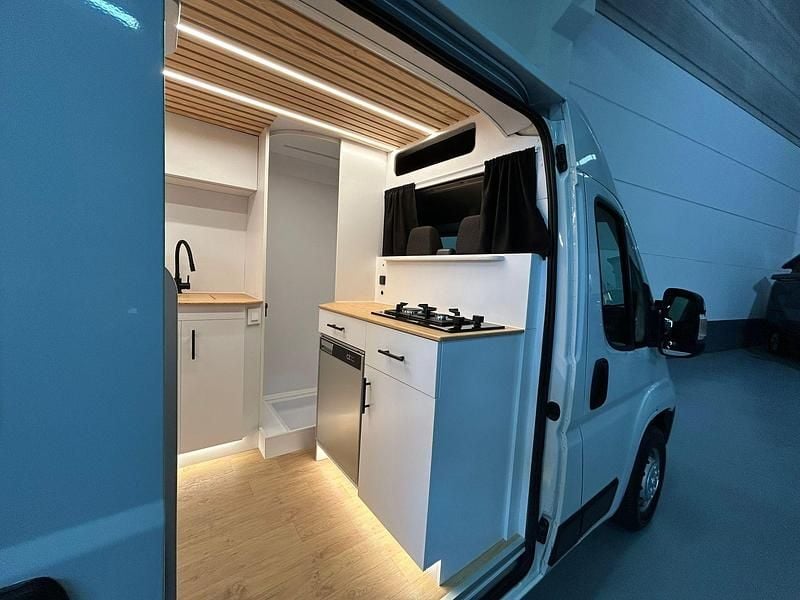 Usado Peugeot Boxer S 140 CV (102 kW) 2022 Blanco Van