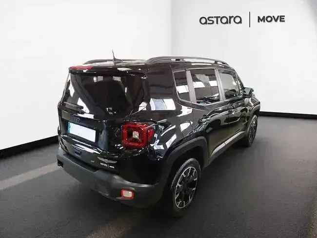 Usado Jeep Renegade Trailhawk 240 CV (176 kW) 2023 Negro SUV