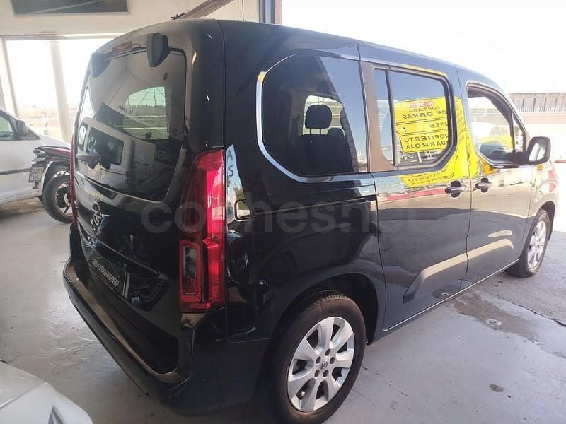 Usado Opel Combo Life Elegance 131 CV (96 kW) 2020 Negro Monovolumen