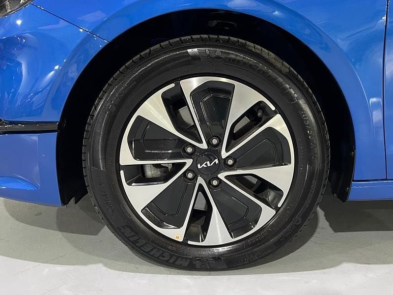 Usado Kia Ceed 100 CV (73 kW) 2025 Blue flame (b3l) Utilitario