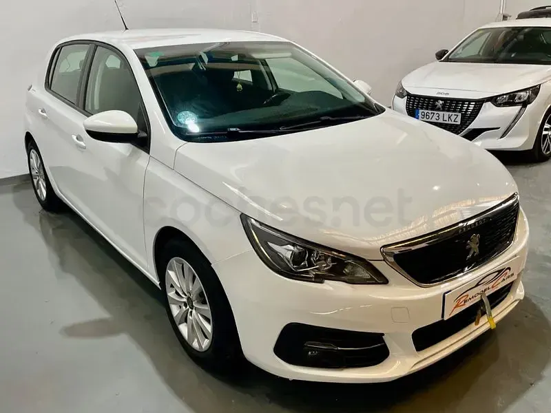 Usado Peugeot 308 Access 100 CV (73 kW) 2020 Blanco Berlina