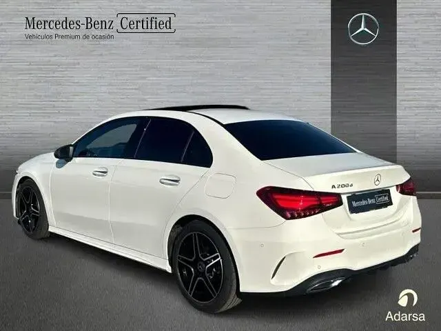 Usado Mercedes A200 150 CV (110 kW) 2025 Blanco polar