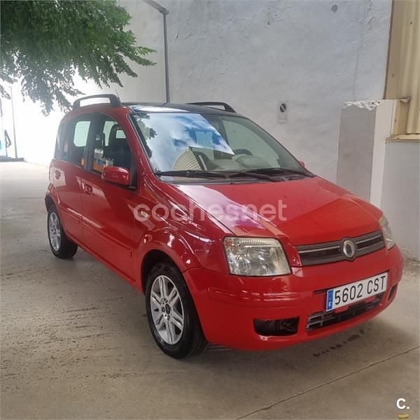 Usado Fiat Panda Dynamic 60 CV (44 kW) 2004 Rojo Utilitario